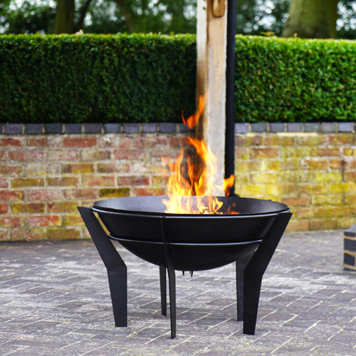 Outdoor Metal Sussex Firepit with Grill